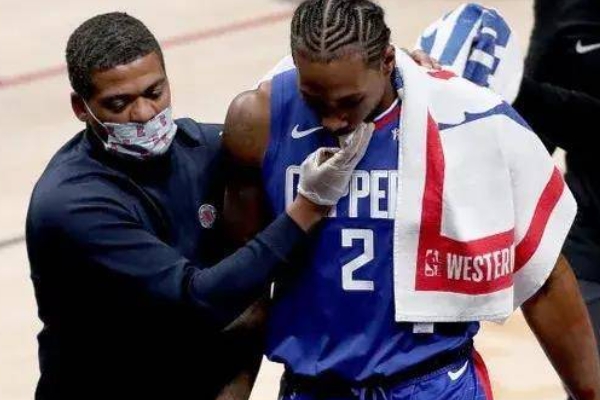 <a href=http://8809.jianzhanzj.com/tag/kuaichuan.html target=_blank class=infotextkey>快船</a>主將倫納德因臀部傷勢(shì)告別賽場(chǎng)